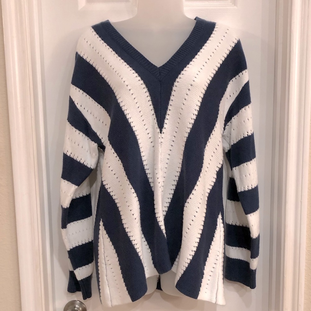 Navy and White Chevron Stripe Large Women’s Long Sleeve Sweater Oversized